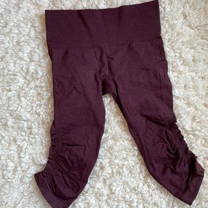 Lululemon burgundy size 4 excellent condition